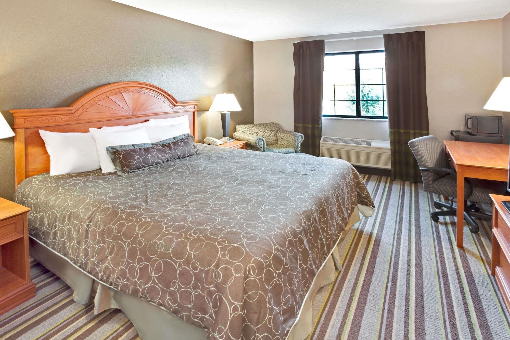 Super 8 By Wyndham South Bend Motel Bagian luar foto